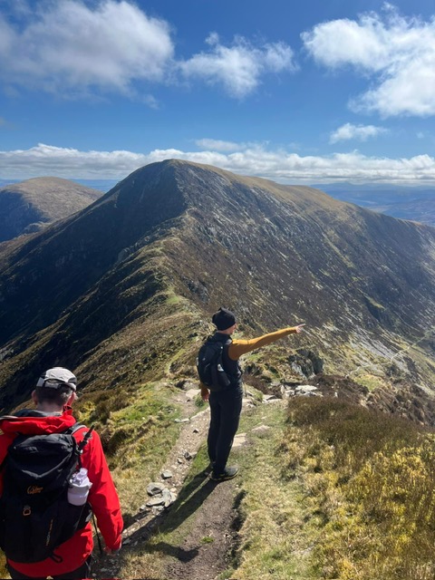 Two people on a mountain ridge — Netwalking